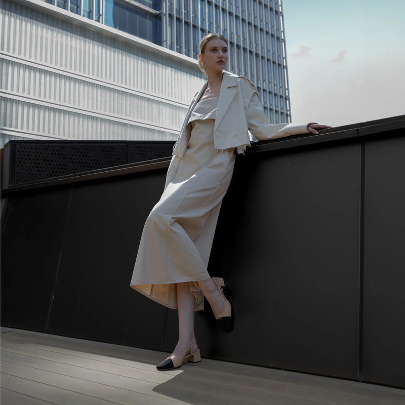 Urban Wanderlust in Pumps